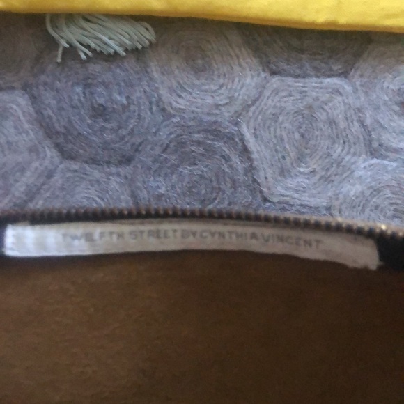 Cynthia Vincent leather embossed gold clutch NWOT comes w yellow dust cover. - Picture 3 of 12